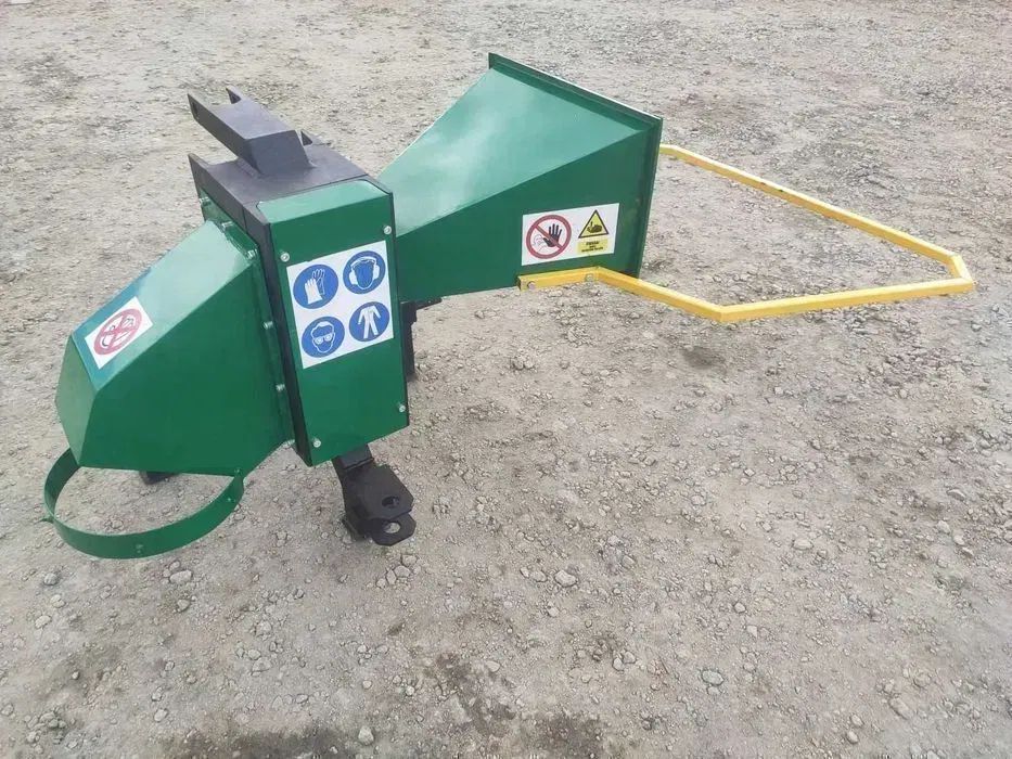 Mechanizm rębaka do gałęzi drewna drzewa rembak Ursus Zetor
