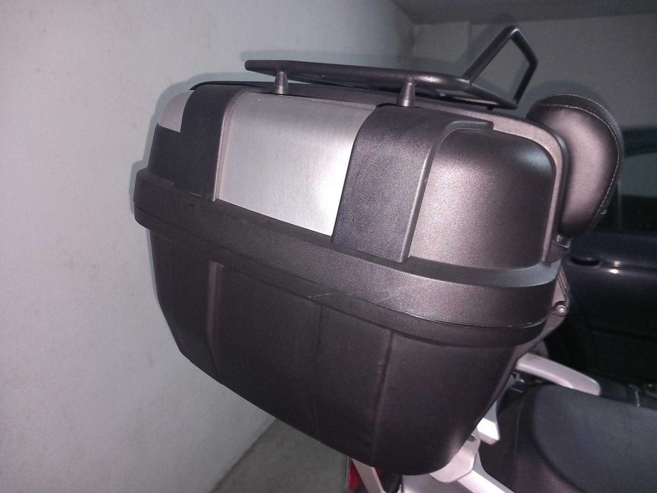 Top-Case Givi Trekker 52L + Base Givi SRA692
