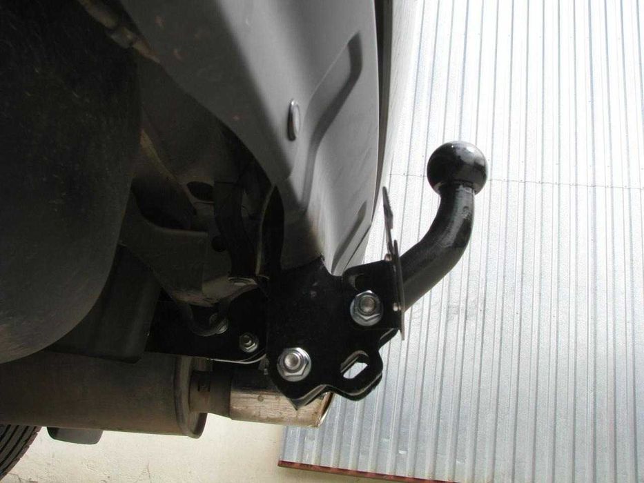 Фаркоп на Mitsubishi Outlander XL. Причіпний пристрій аутлендер