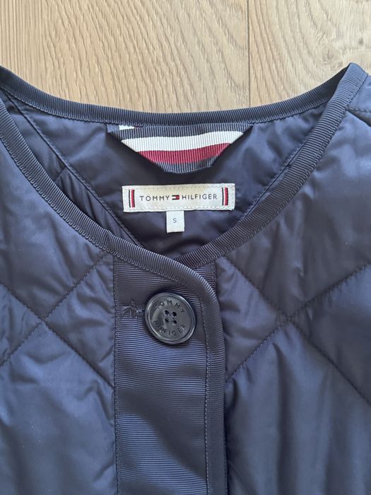 Жіноча стьобана куртка Tommy Hilfiger, розмір S