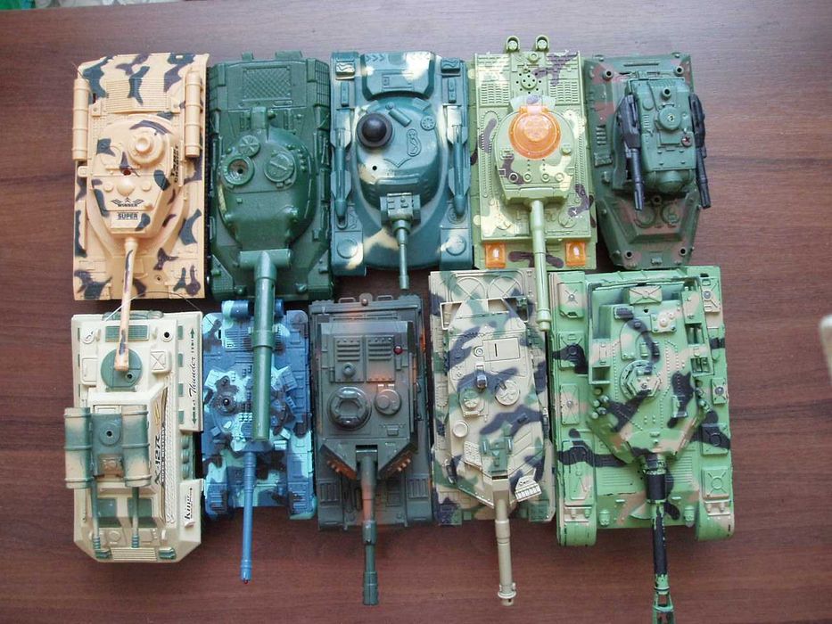 Продам модели военной техники танки Леопард, Абрамс, бтр, пушечки