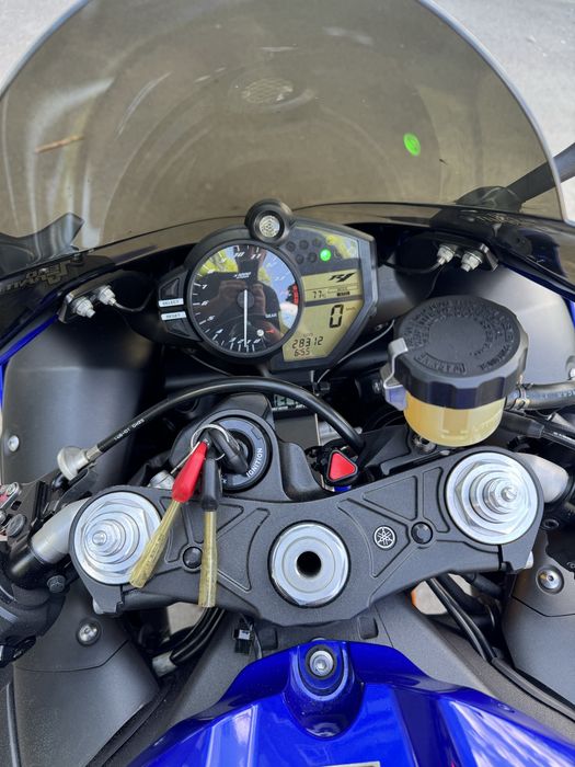 Yamaha YZF R1 2011 год