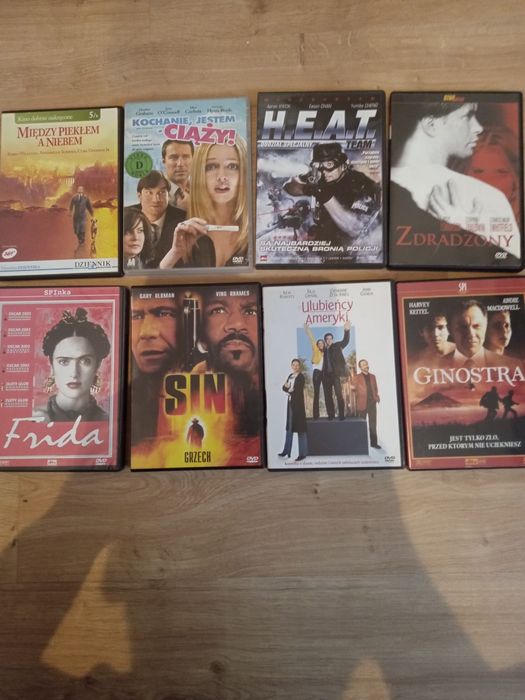 Filmy DVD 8 sztuk