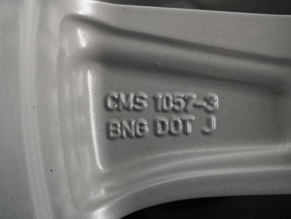 Opony z felgami do Toyota Yaris 2024