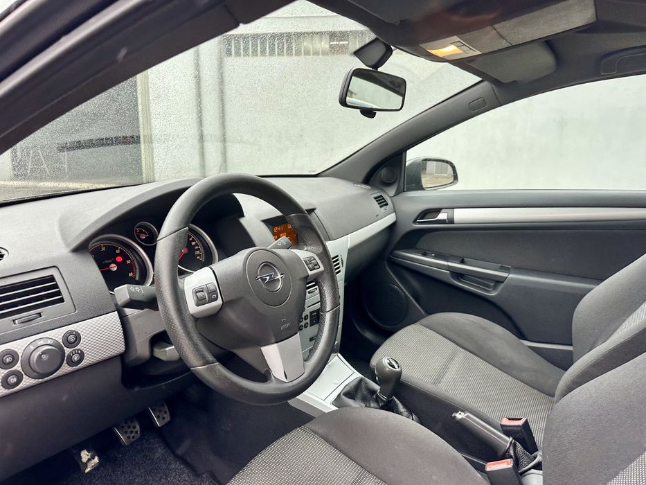 Opel Astra GTC 1.3CDTI