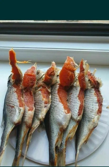 Тарань сушена з ікрою малосольна.  Лящь судак плотва вобла