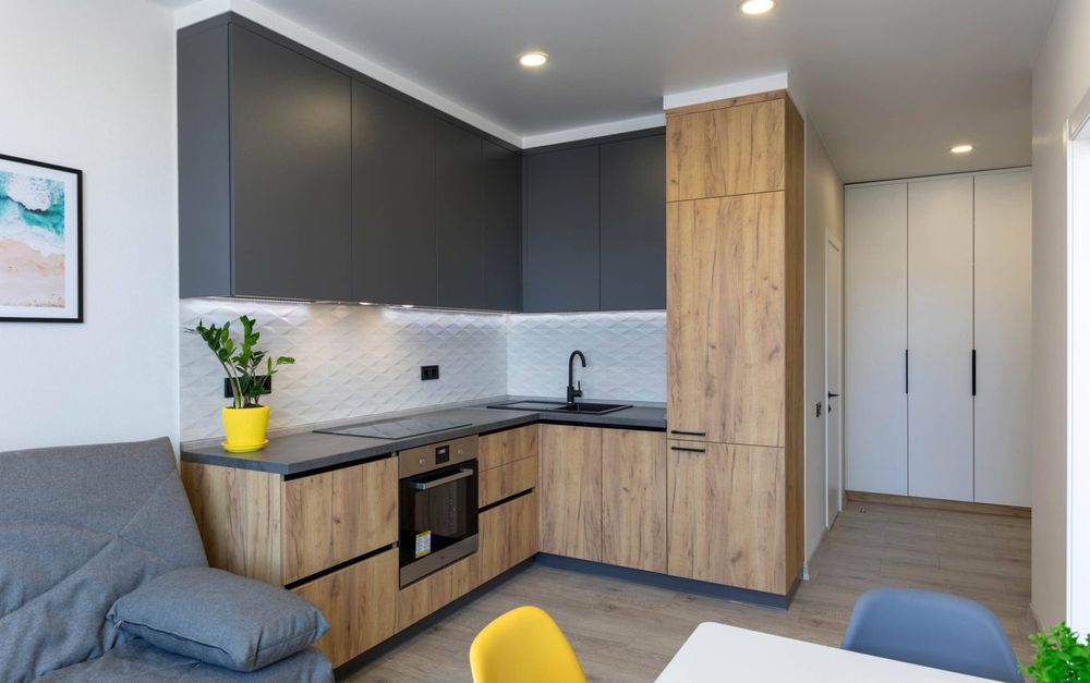 Кухня с антресолями ,Кухня без ручек, Кухня под потолок.