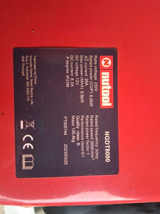 Vendo o gerador de gasóleo de 8Kva quase novo com garantia