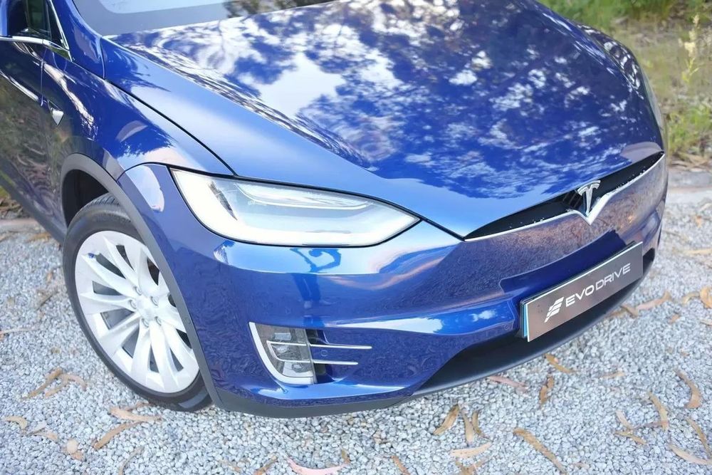 Tesla Model X 75D477056063001733125