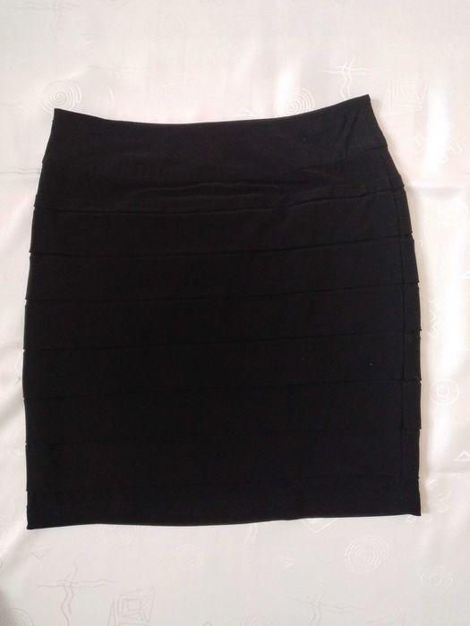 Tia , spódnica damska  , 16 , czarna