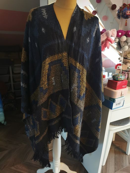 Kardigan lub szal  damski ciepły