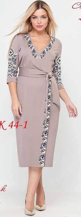 Продаються вишиті сорочки жіночі