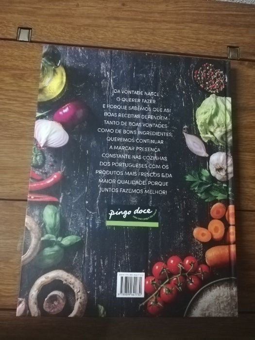 Livro de Receitas - "À Mesa com o Pingo Doce"