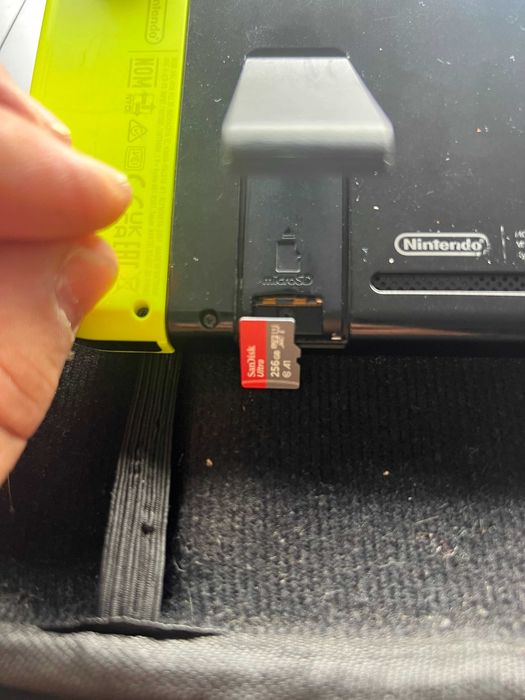 Nintendo Switch V2 + MicroSD 256GB + Bolsa
