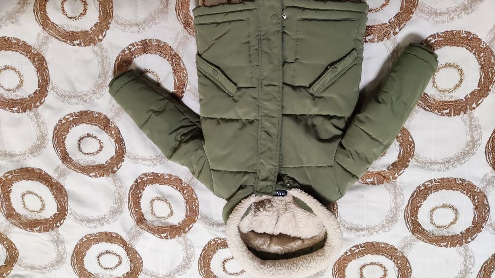 Продам дитячу зимову курточку