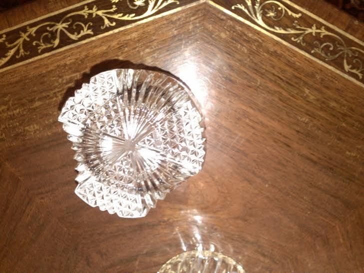 Antiga garrafa e copos em cristal lapidado