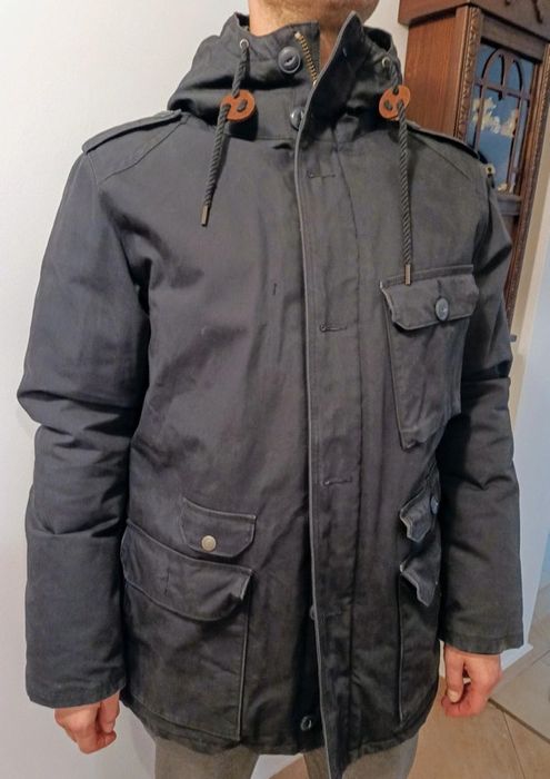 Zimowa męska kurtka Levi's. Rozmiar L.