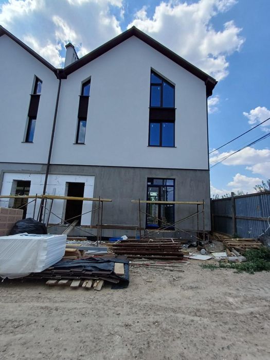 Продам сучасний таунхаус на Таірова . ПРОГРАМИ!!! (227-192)