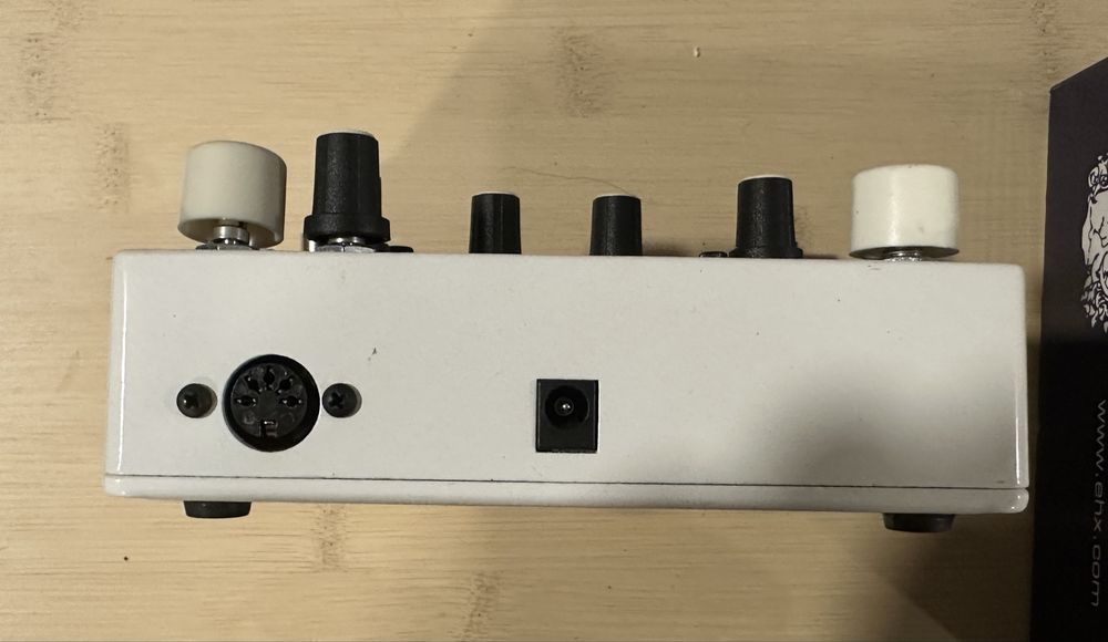 Material de som diverso - Korg, Cyclone Analogic, Arturia, Electro Harmonix, Novation