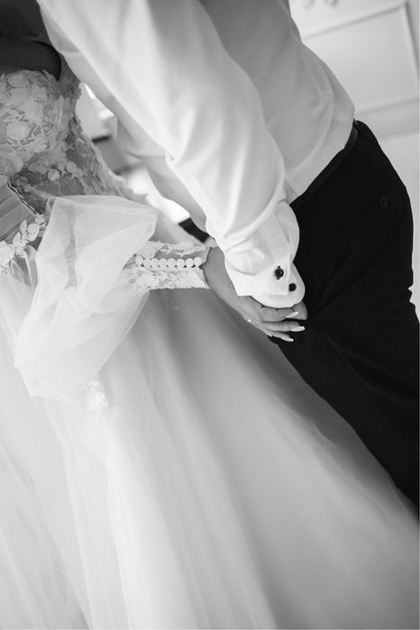 Весільна сукня біла