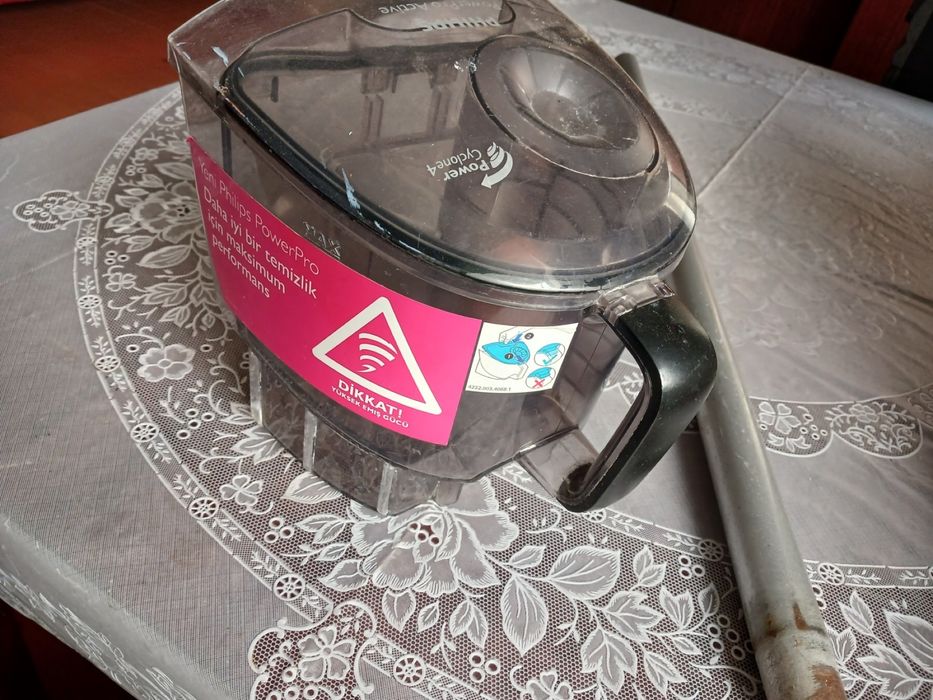 PHILIPS  PoverPro Active 2000 W. контейнер чаша для пылесоса.