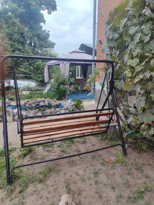 Продається гойдалки садова