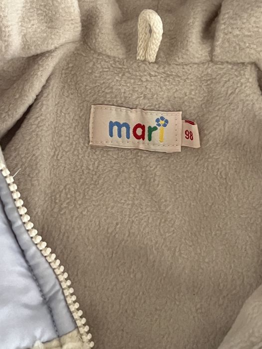 Подарю куртку на девочку, размер 98