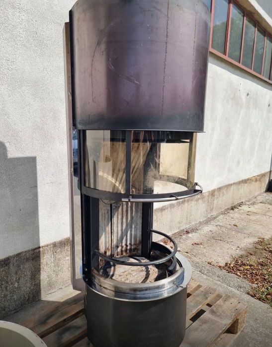 Ekskluzywny pięć kominkowy na drewno Spartherm Speedy Ph