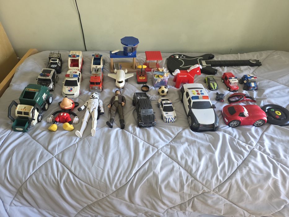 Vendo brinquedos menino