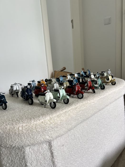 26 miniaturas Vespa