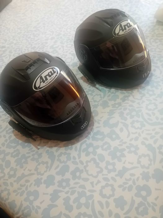 Vendo Dois Capacetes Modulares , Juntos ou Separado.