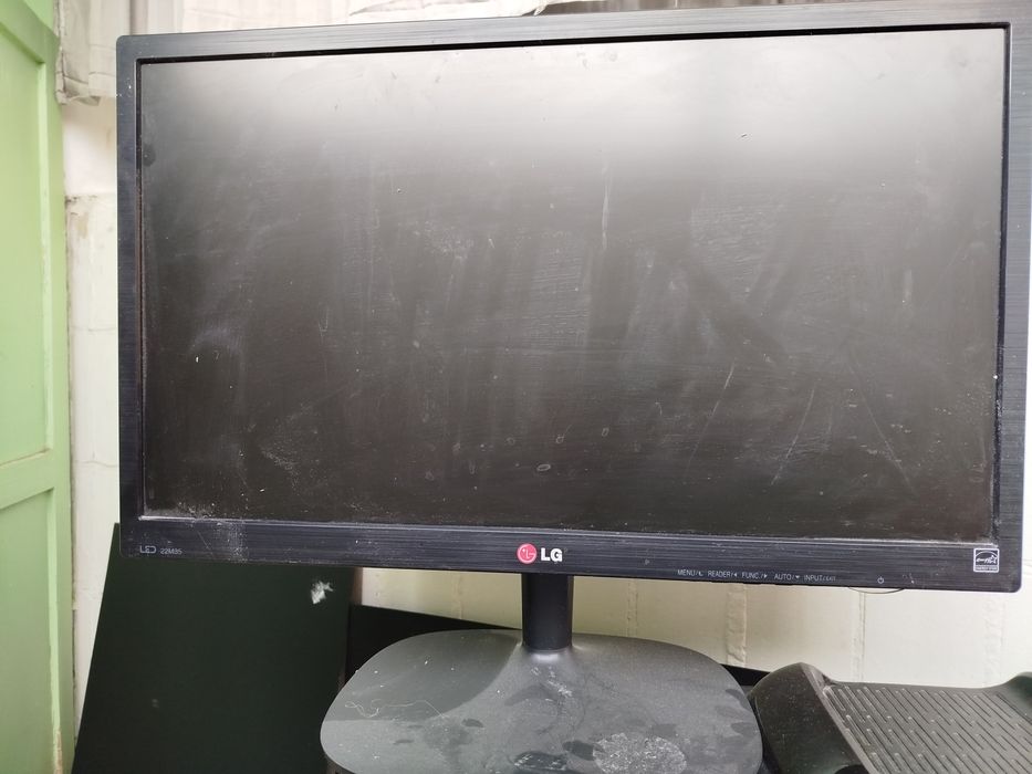 Монитор 21.5" LG 22M35