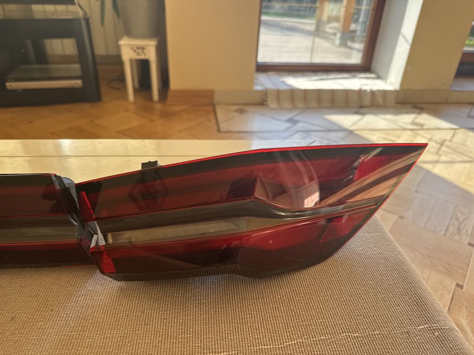 BMW I5 задні фонарі прав+лівий комплект