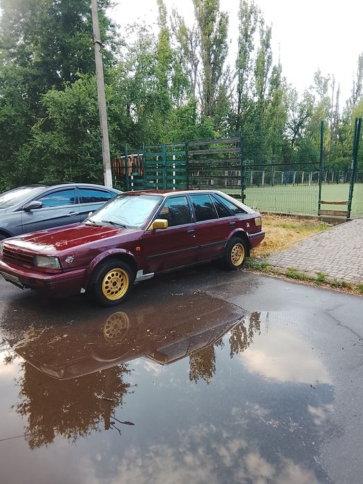 nissan bluebird 1990
