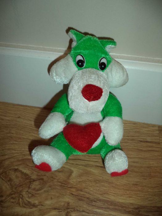 Peluche ursinho verde com coração