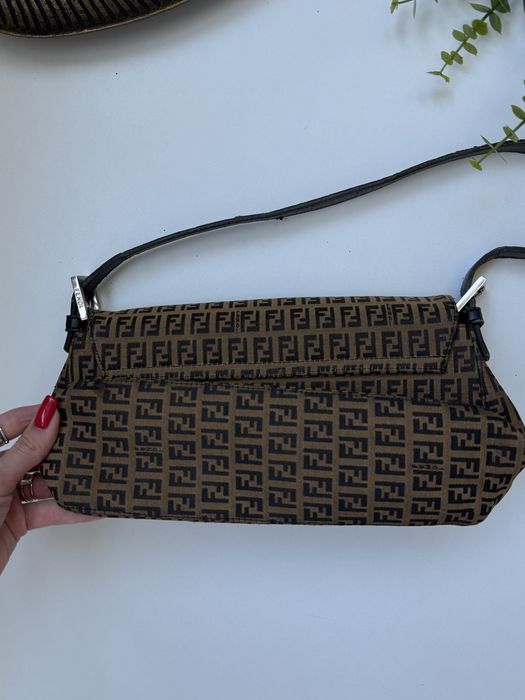 Сумка багет Fendi
