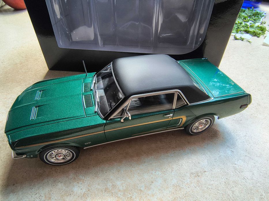 Ford Mustang Coupe 1968 1:24 IXO De Agostini