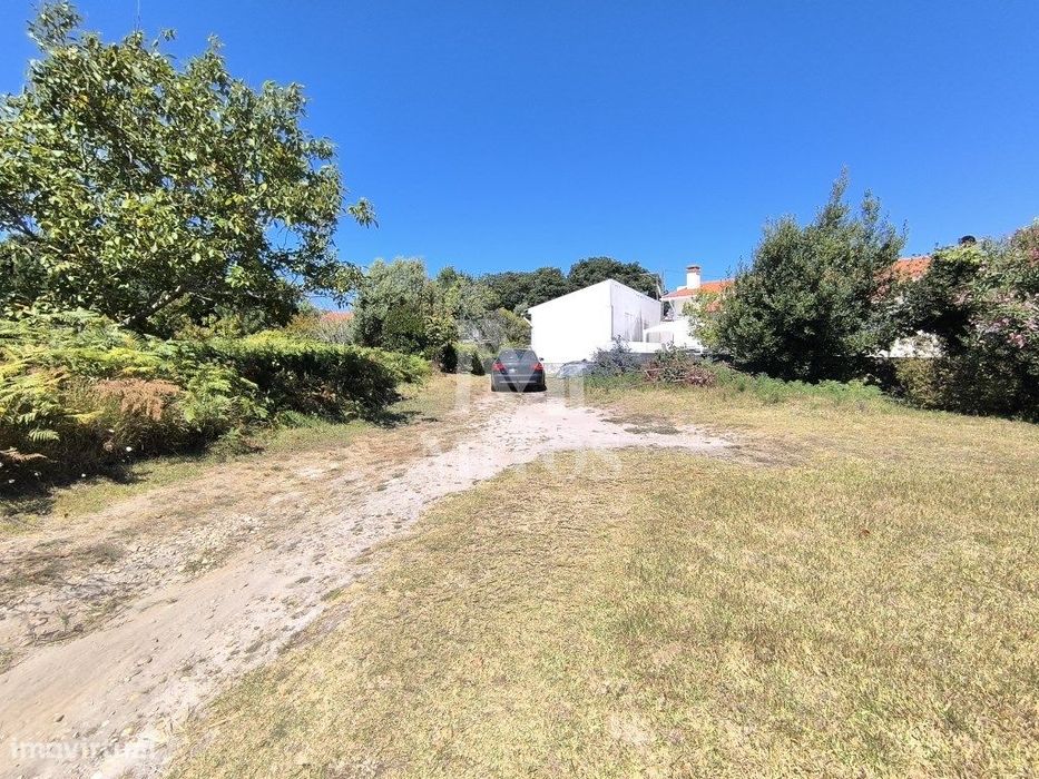 Moradia T2 com terreno para venda em Vila Praia de Âncora