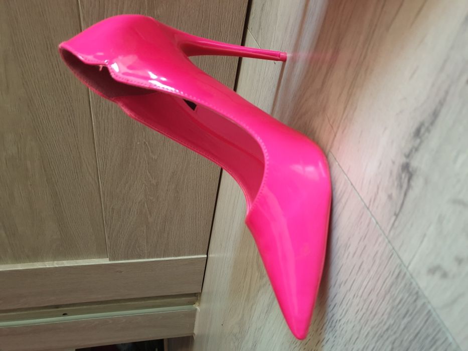 Czółenka rozm. 40 neonowe róż