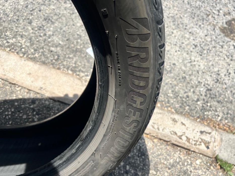 235/50/19 Bridgestone 2 pneus