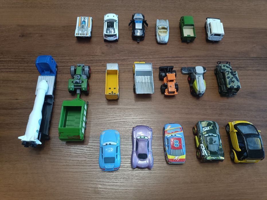 Продам машинки іграшкові фірмові