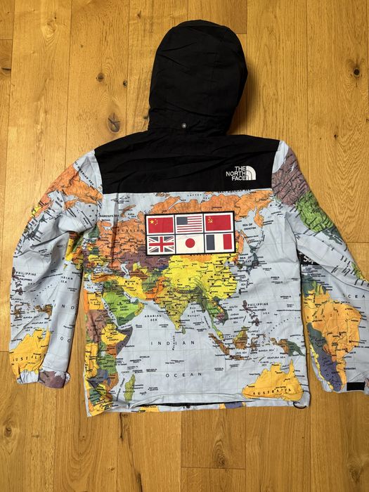 Kurtka The North Face x Supreme Mapa