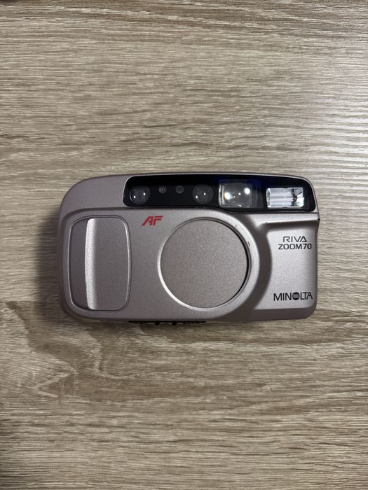 Плівковий фотоапарат Minolta Riva Zoom 70