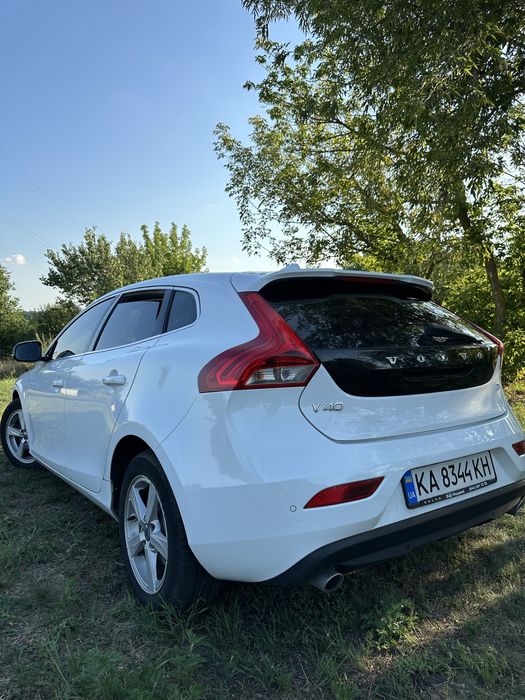 Volvo V40 D3 2014 | 2.0 дизель | автомат