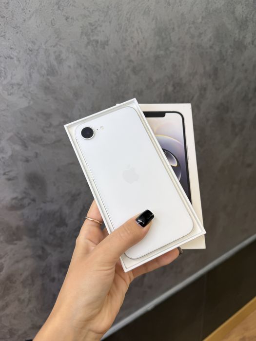 Used IPHONE 16e 256 White Neverlock Костюшка,5 igrand