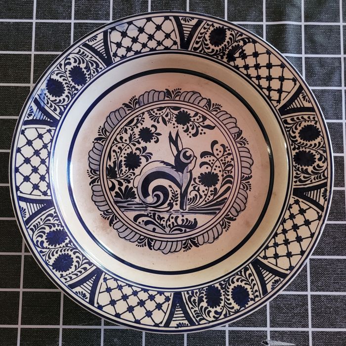Large plate from Sacavém Factory
Sacavém Factory