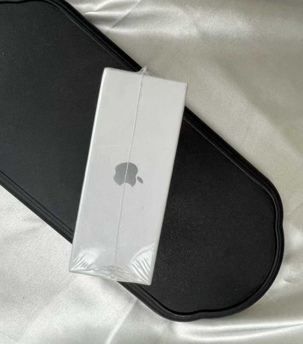 Oryginalne słuchawki Apple AirPods 4 100% sprawne