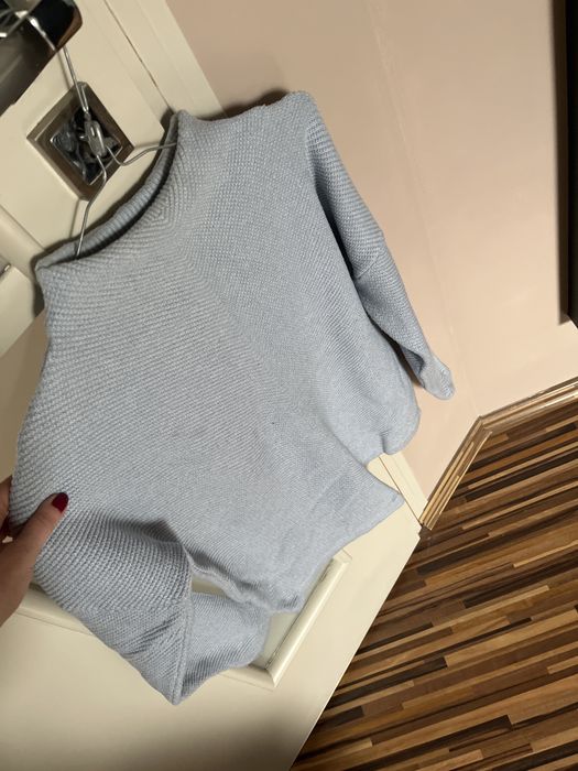 Sweter błękitny reserved M 38