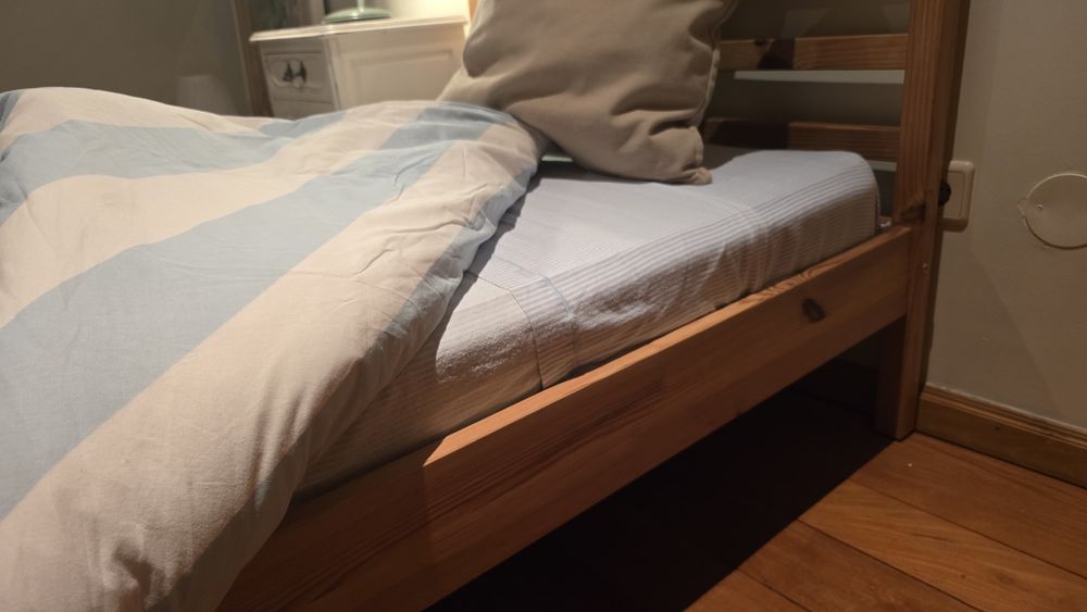 Cama IKEA 90x200 + Colchão