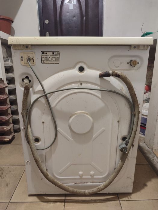 Продам рабочую стиральную машинку